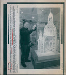 LEAFDESK < DRE DRESDEN 22.FEB -- RIESENMODELL --Grafikdesignar Klaus Andras r - Vintage Photograph