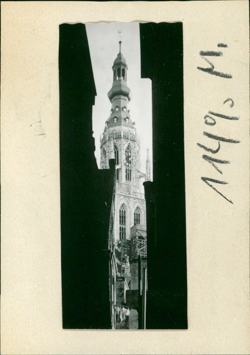 DENTY MALLIR BREADA HOLLAND PUBLISHED AYSGABE SIGNATURE - Vintage Photograph