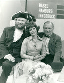 FUN MUSIC HEITERES MUSIKALISCHES RATSPIEL FUR JUNG UND ALT MOD PRESS - Vintage Photograph