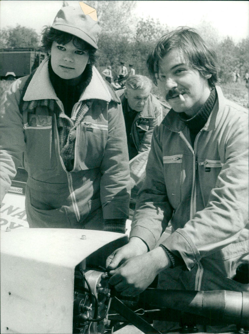 1979 MANUELA ILEZ SUBERTI AND HER FRIEND KAI PETER SEUM FALL - Vintage Photograph