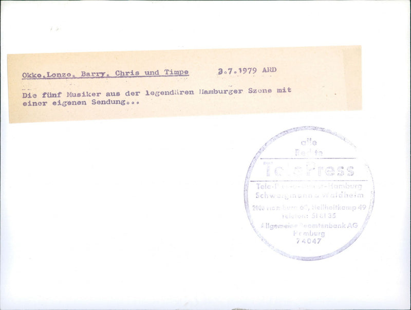 1979 FUN MUSICIANS LEGENDARY LLAMBURGER SCENE - Vintage Photograph