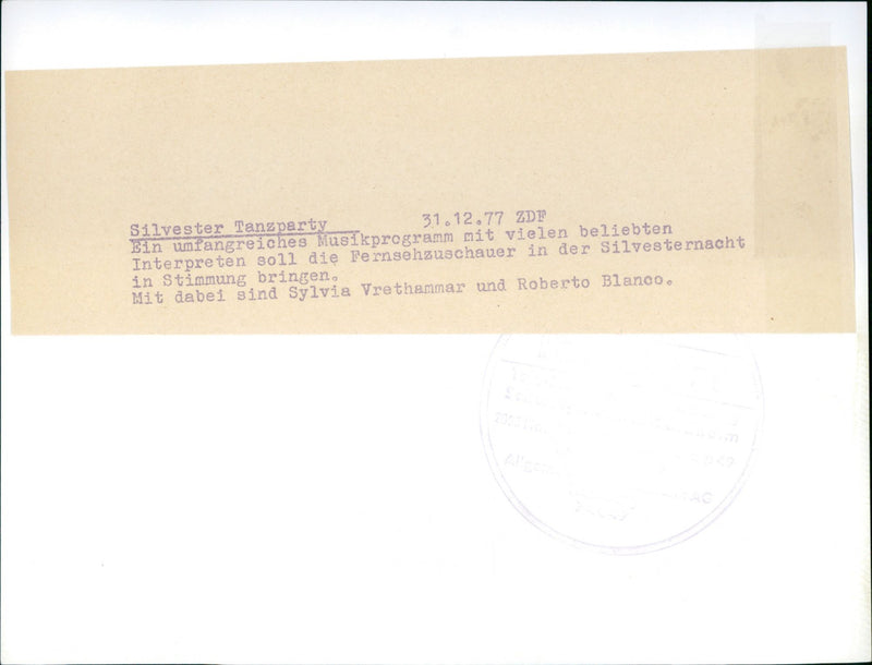 1977 NEW YEARS EVE DANCE PARTY EXTENSIVE MUSIC PROGRAM MANY POPULAR - Vintage Photograph
