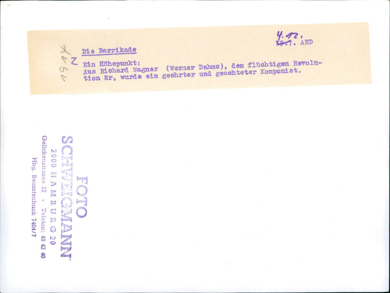 1914 BARRICADE MOST FAMOUS MUSIC - Vintage Photograph