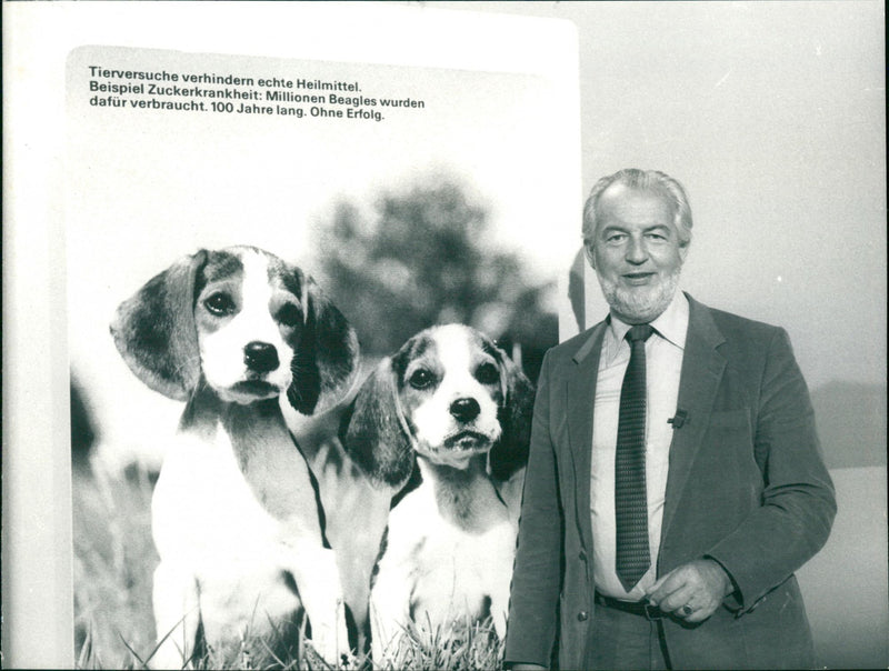 1979 ANIMAL EXPERIMENTS PREVENT REAL REMEDIES EXAMPLE DIABETES MILLIONS - Vintage Photograph