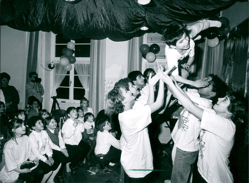 1988 Children and Jugendheim in Frankfurt - Vintage Photograph