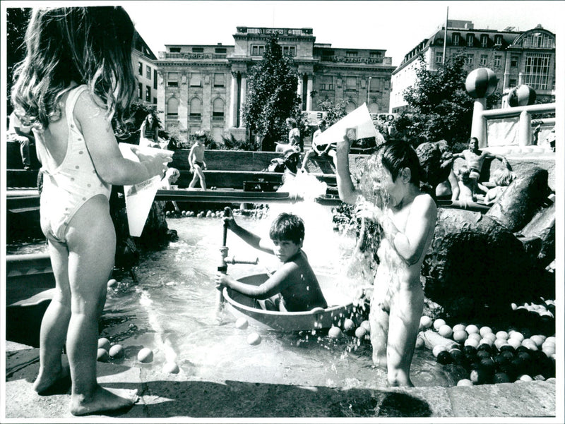 1997 - Vintage Photograph