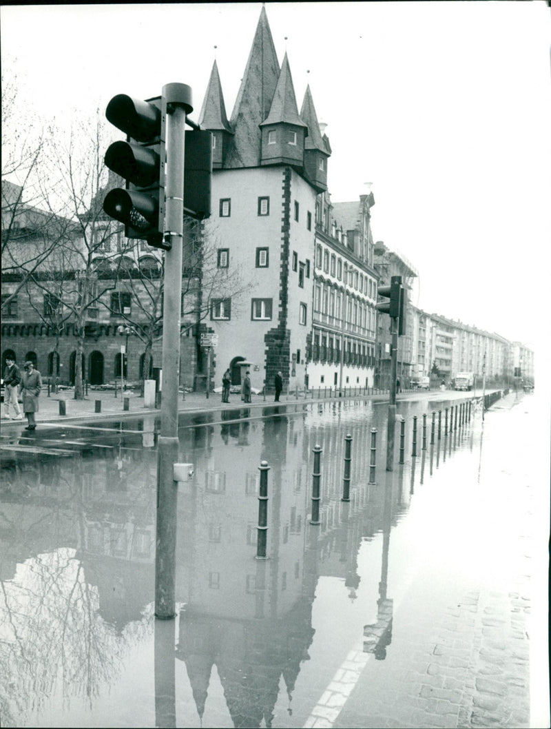 Main flood - Vintage Photograph