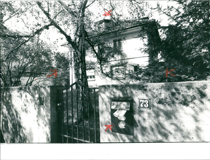 1987 villa in the poet area - Vintage Photograph