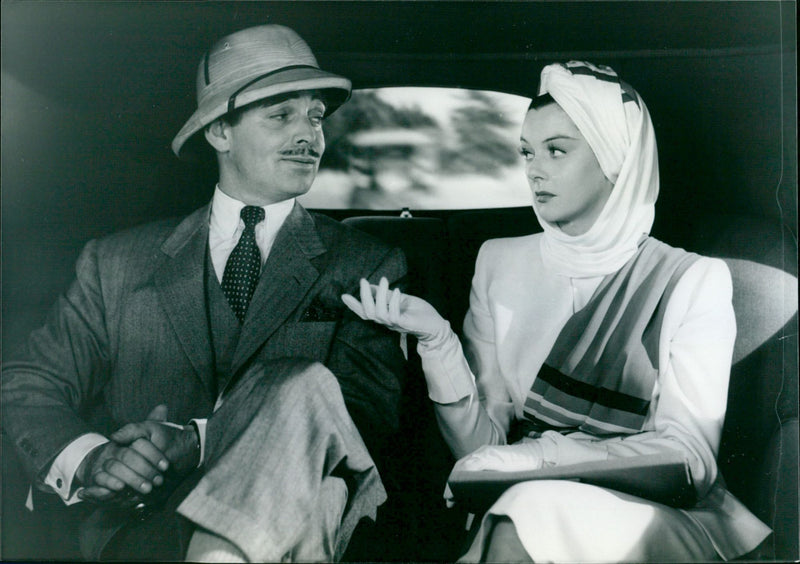 ( They Met In Bombay ) - Vintage Photograph