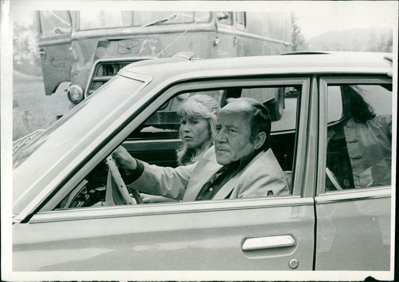Elsje de Wijn and Johnny Kraagkamp - Heb melij Jet - Vintage Photograph