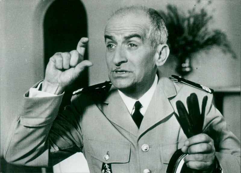 Le gendarme se marie - Vintage Photograph