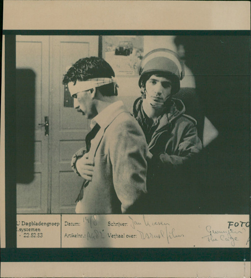 The Cage {De gevangenis} - Vintage Photograph