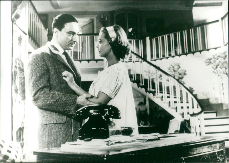 Les Dos Au Mur - Vintage Photograph