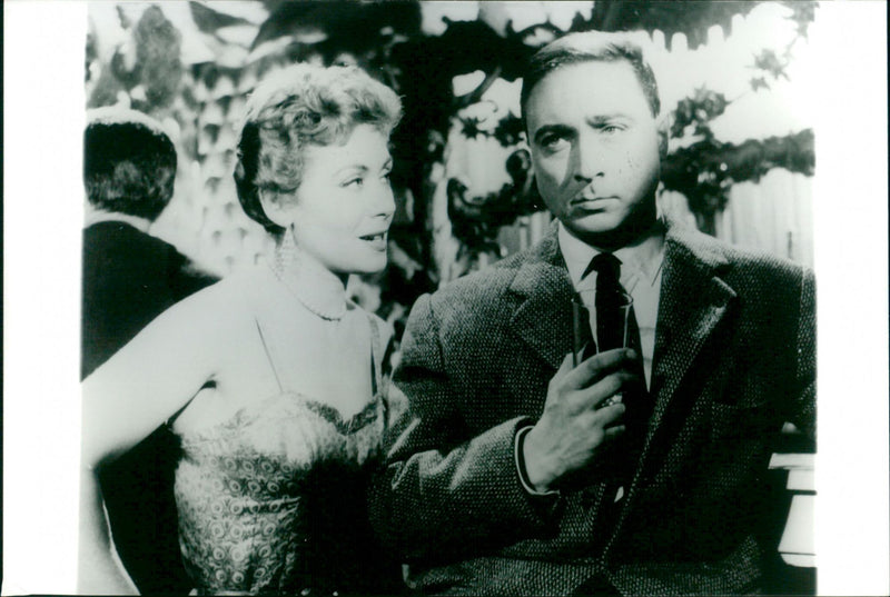 Les Dos Au Mur - Vintage Photograph