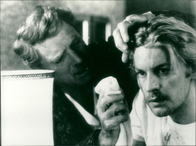 Gruppo di famiglia in un interno - Vintage Photograph