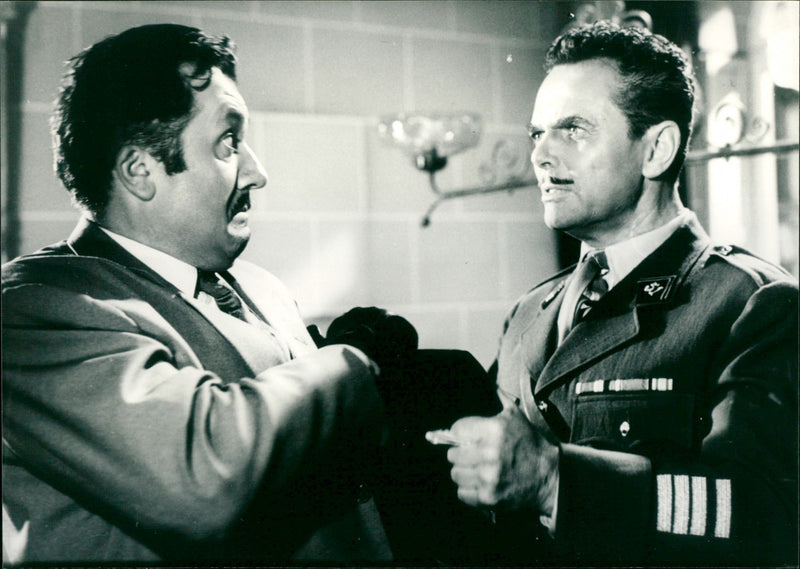 Diesmal muß es Kaviar sein - Vintage Photograph