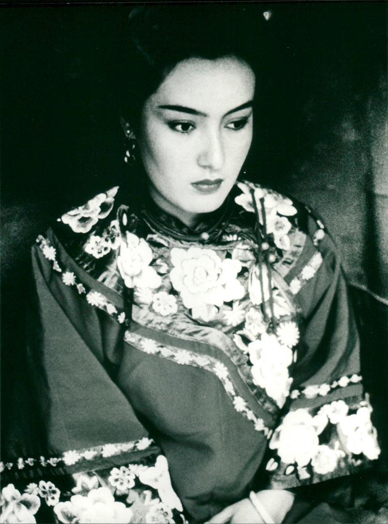 Die Romanze von Buch und Schwert - Vintage Photograph