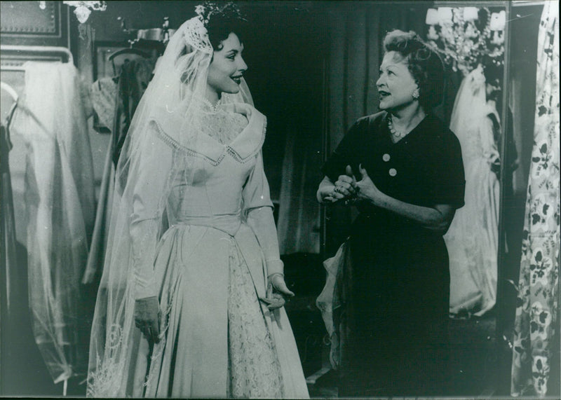 Die sieben Kleider der Katrin - Vintage Photograph