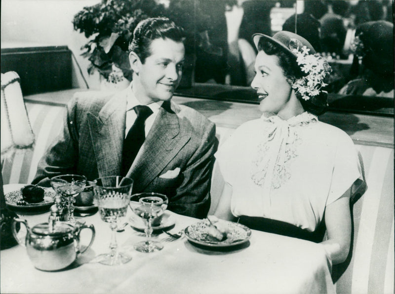 Frau in Notwehr - Vintage Photograph