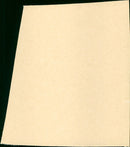 De koetsier poetst de postkoets - Vintage Photograph