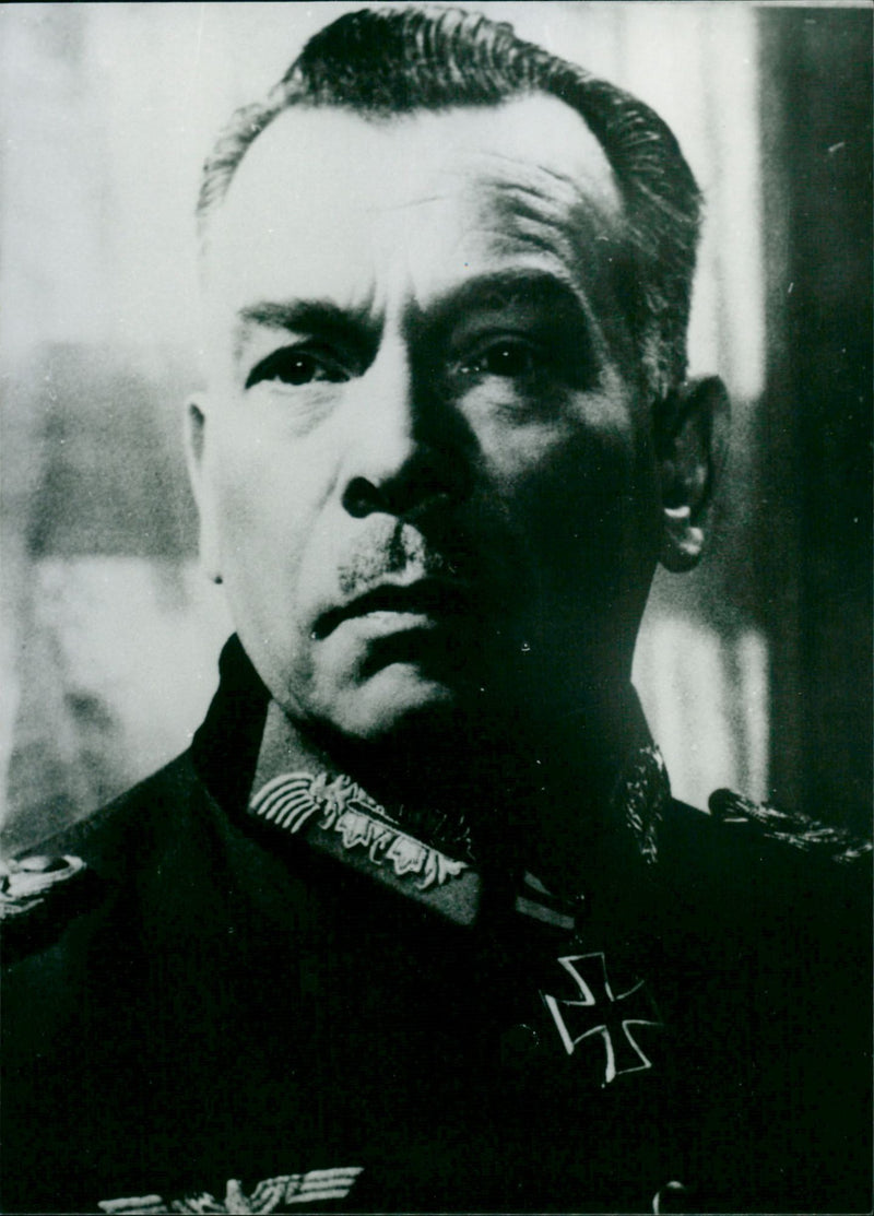 Kinder Mütter und ein General - Vintage Photograph