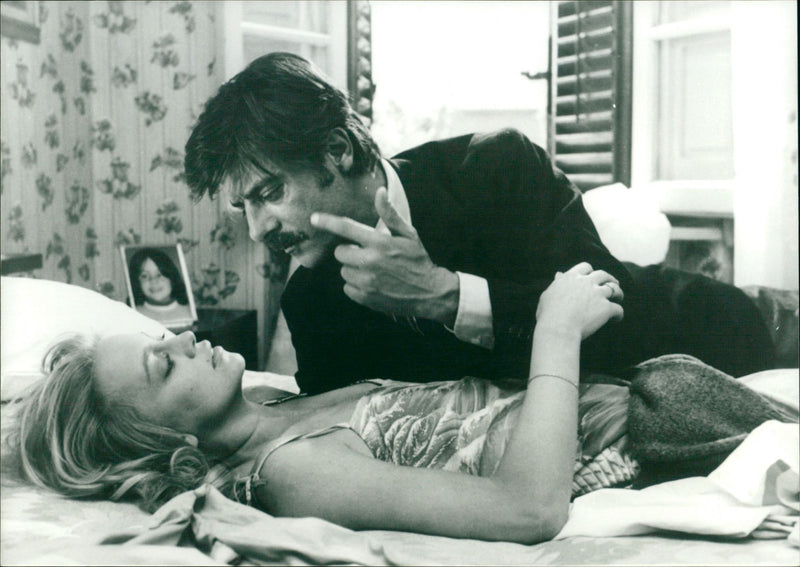 Giancarlo Giannini and Goldie Hawn - Vintage Photograph