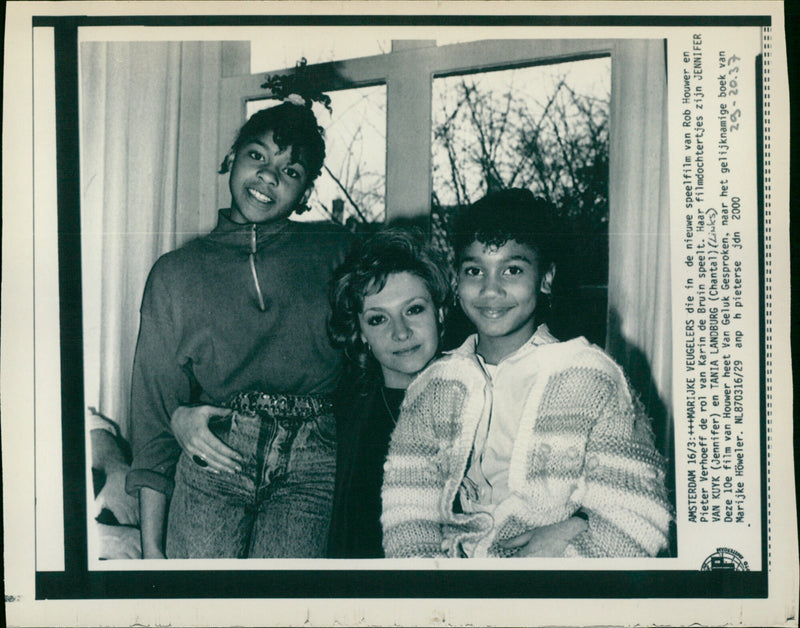 Marijke Veugelers, Jennifer van Kuyk and Tania Landburg - Van geluk gesproken - Vintage Photograph