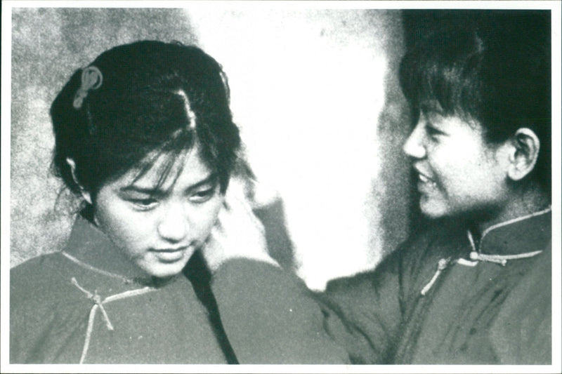 Five Girls and a Rope - Vintage Photograph