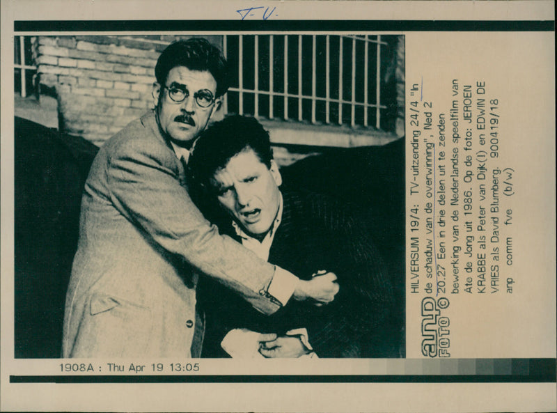 In de schaduw van de overwinning - Vintage Photograph