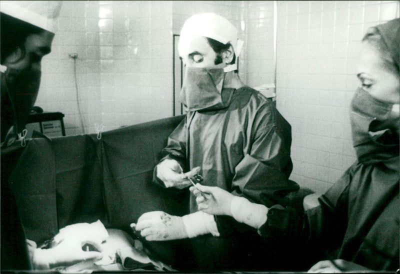 Les intrus - Vintage Photograph