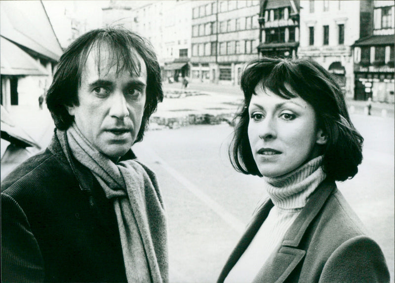 Jonathan Pryce and Carmen Du Sautoy - Praying Mantis - Vintage Photograph
