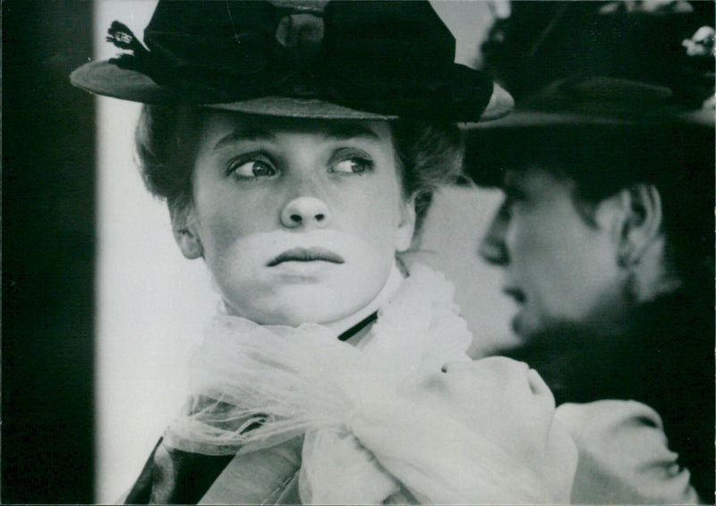 Tushka Bergen as Alice May Richards - Vintage Photograph