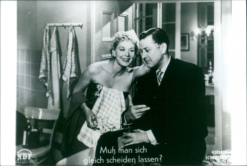 Muss man siech gleich scheiden lassen? - Vintage Photograph