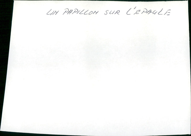 Un papillon sur l'épaule - Vintage Photograph