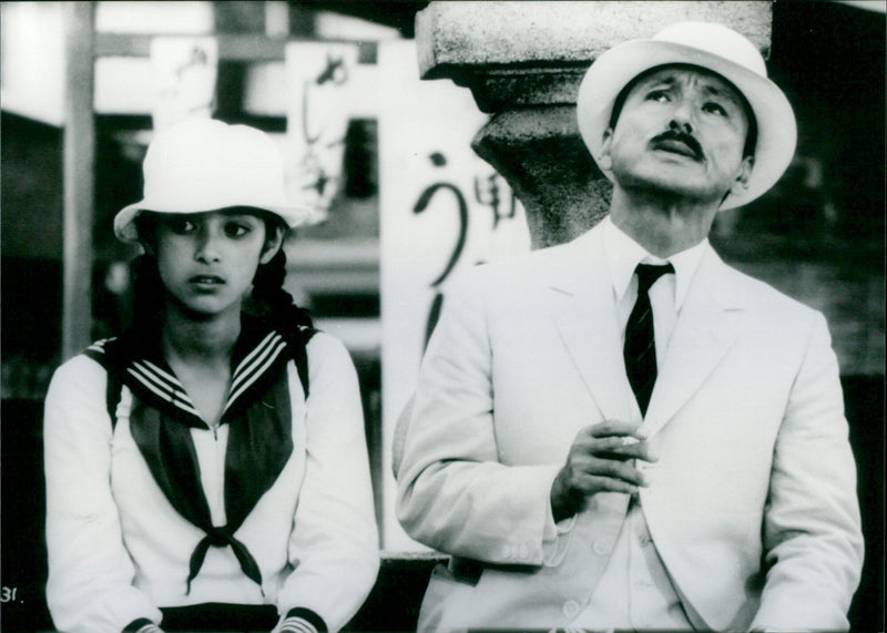 MacArthurs Kinder - Vintage Photograph