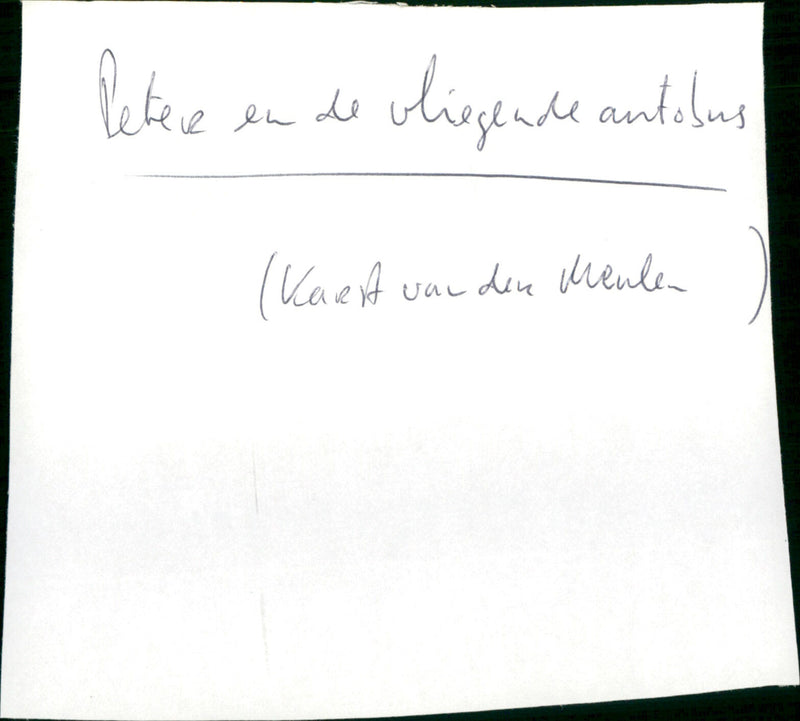 Peter en de vliegende autobus - Vintage Photograph