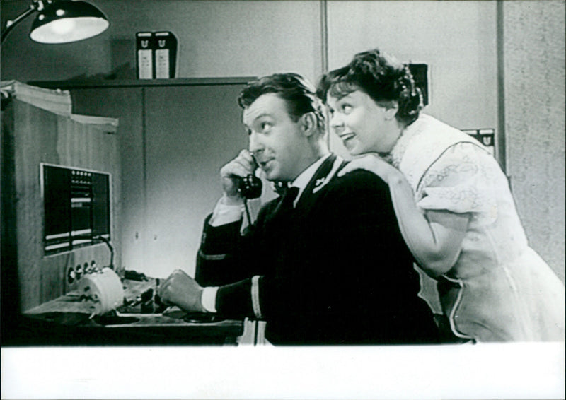 Peter schießt den Vogel ab - Vintage Photograph