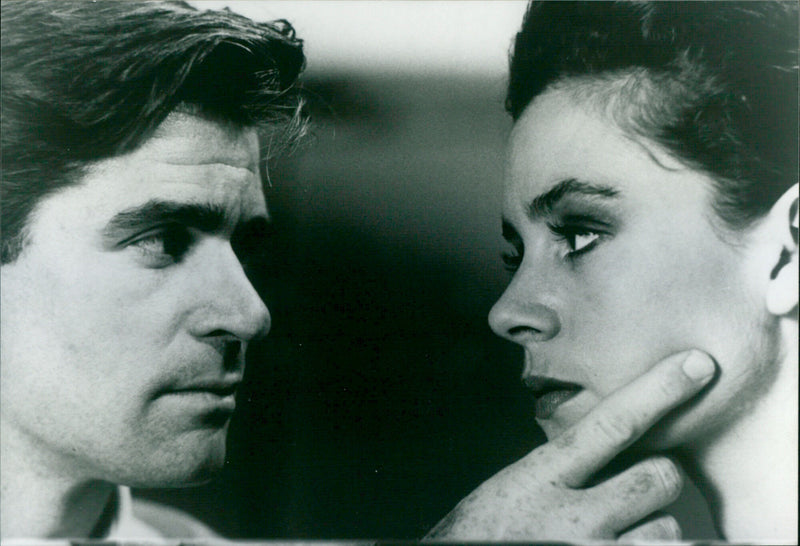 Embeth Davidtz and Treat Williams - Shattered Promises - Vintage Photograph