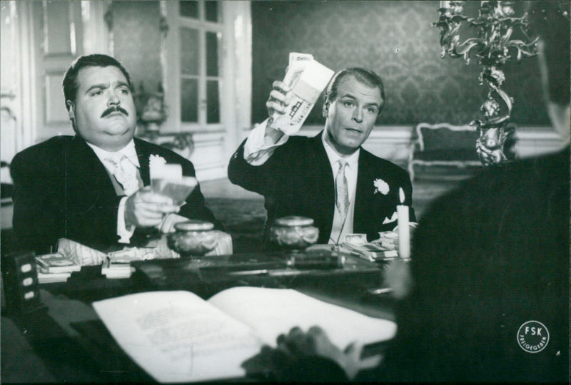 Mit Himbeergeist geht alles besser - Vintage Photograph
