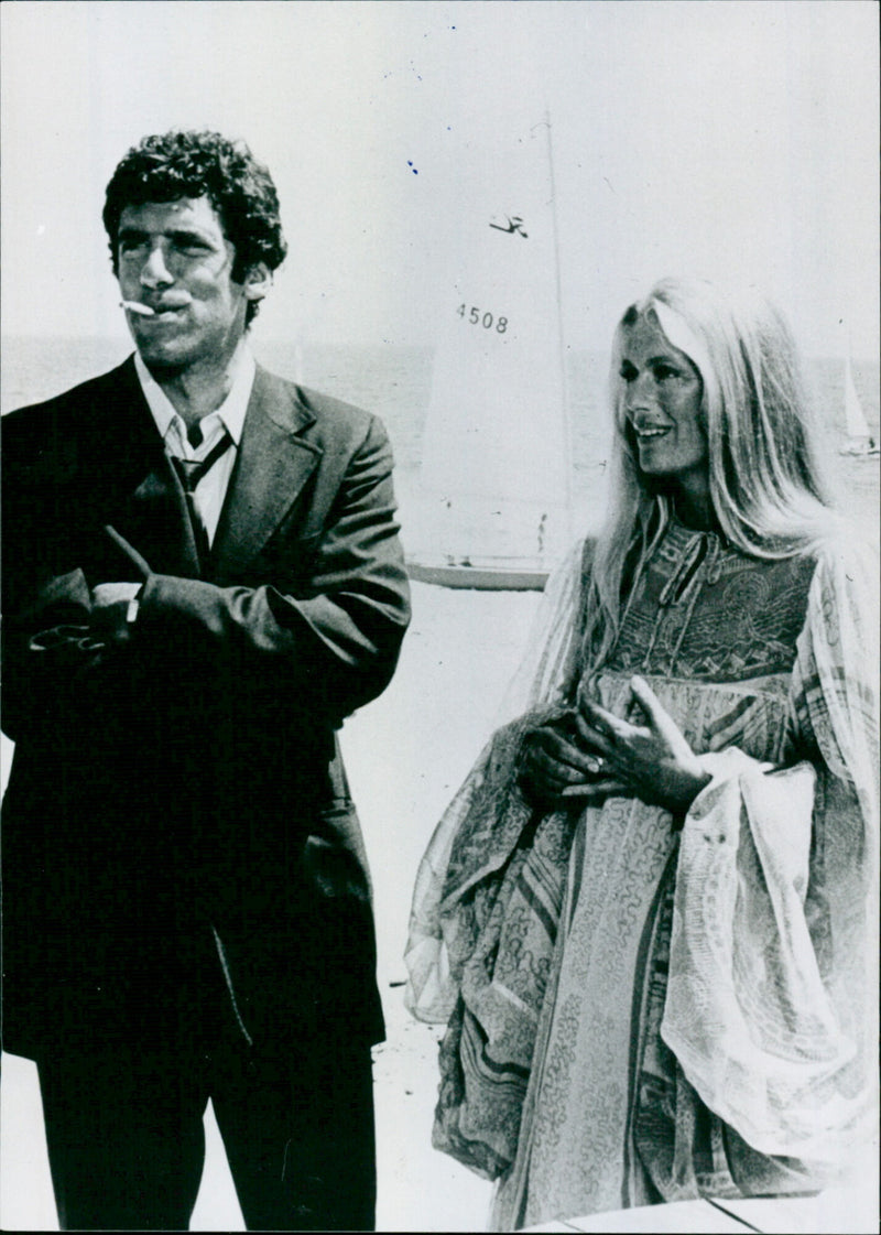 Elliott Gould and Nina van Pallandt - Vintage Photograph