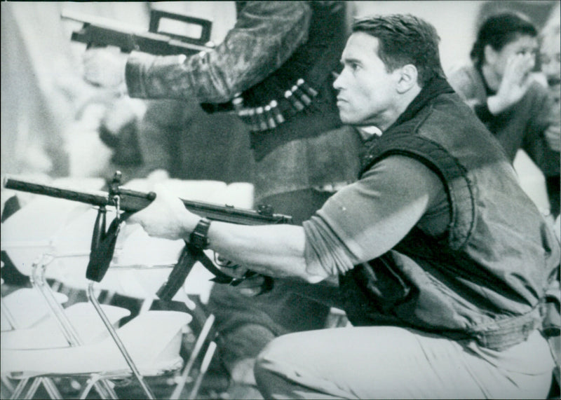 Arnold Schwarzenegger - The Running Man - Vintage Photograph