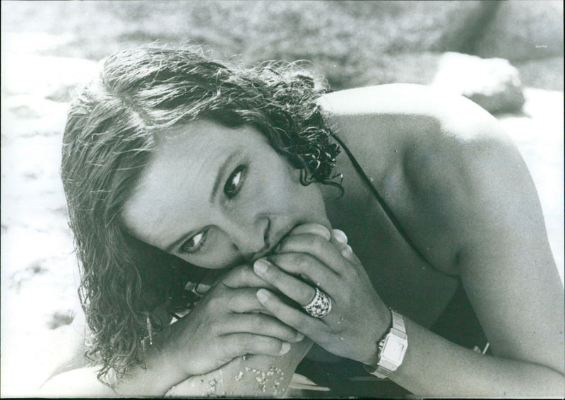 Laura Antonelli - Mi faccio la barca - Vintage Photograph