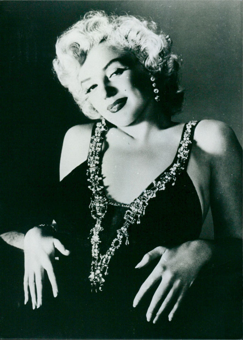 Marilyn Monroe in Niagara - Vintage Photograph