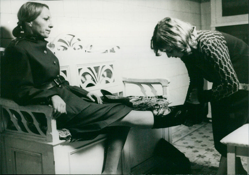 Zsuzsa Czinkóczi and Anna Polony - Napló gyermekeimnek - Vintage Photograph