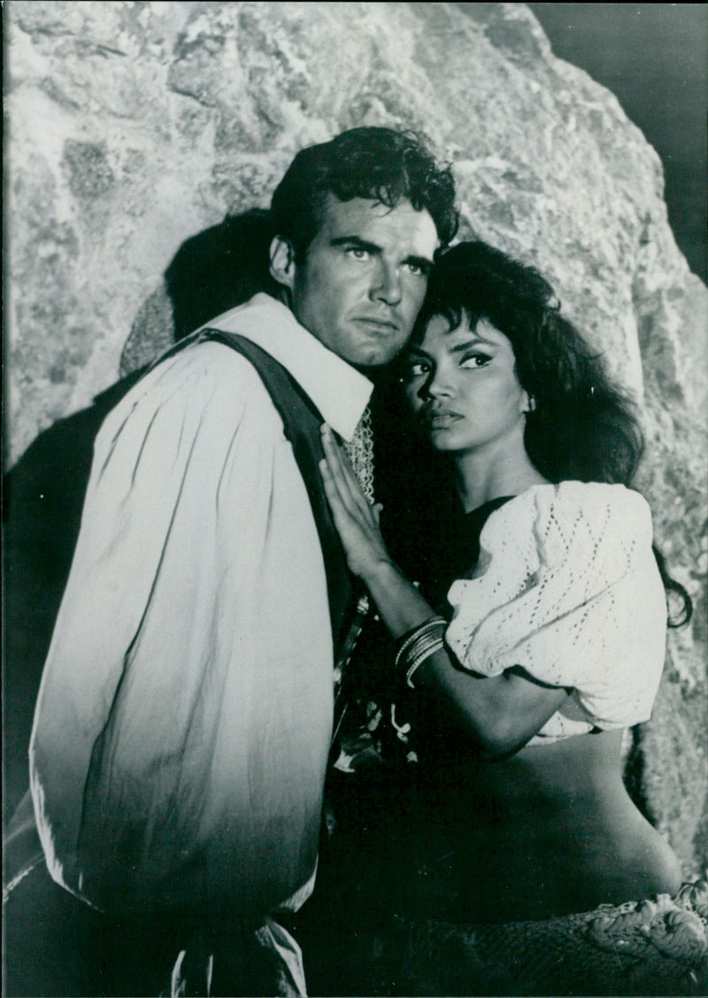 Chelo Alonso and Steve Reeves - Morgan il pirata - Vintage Photograph