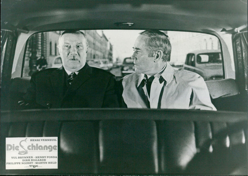 Henry Fonda and Martin Held - Le serpent - Vintage Photograph