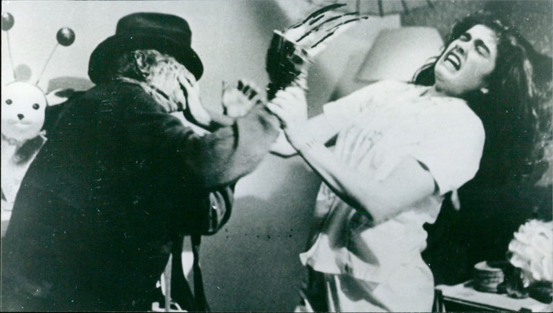 Heather Langenkamp and Robert Englund - A Nightmare on Elm Street - Vintage Photograph