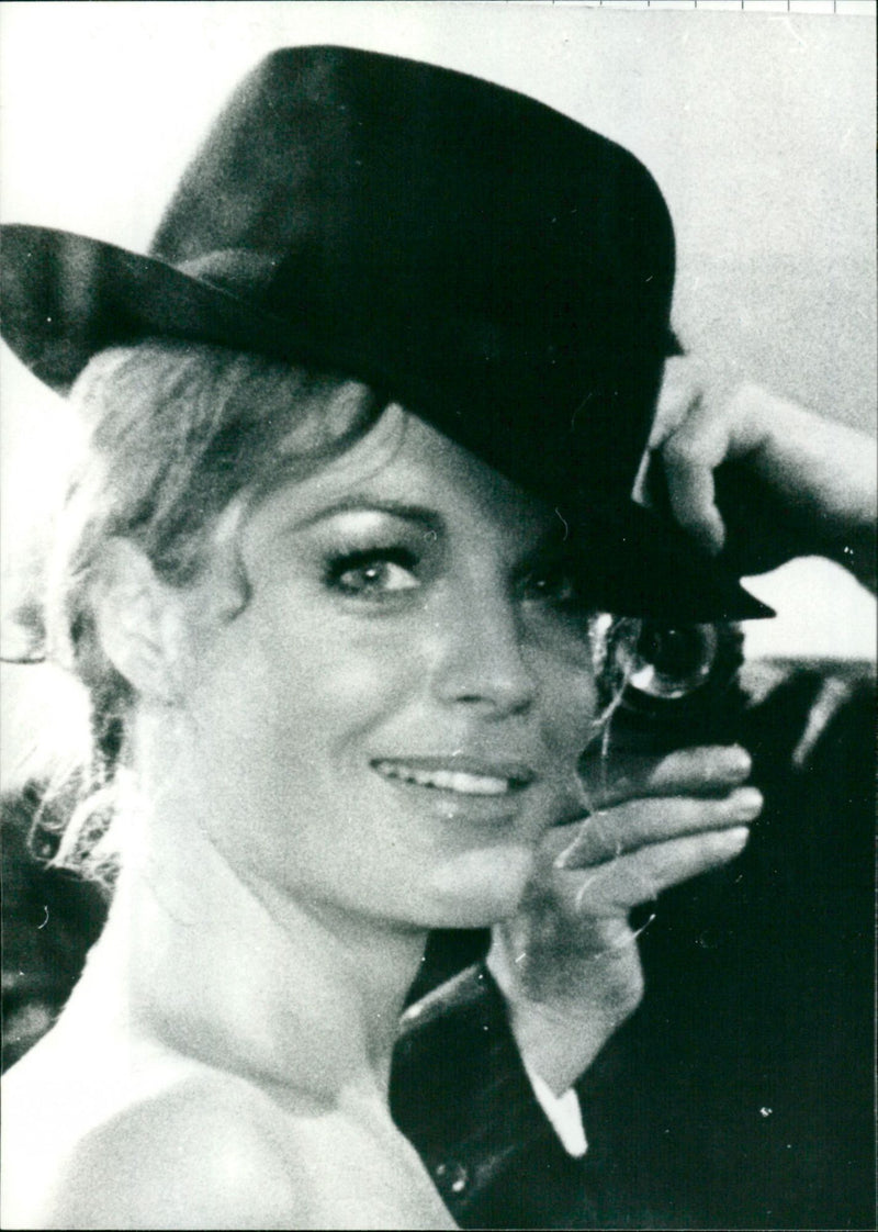 Max and the Junkmen (Max et les ferrailleurs 1971) - Vintage Photograph