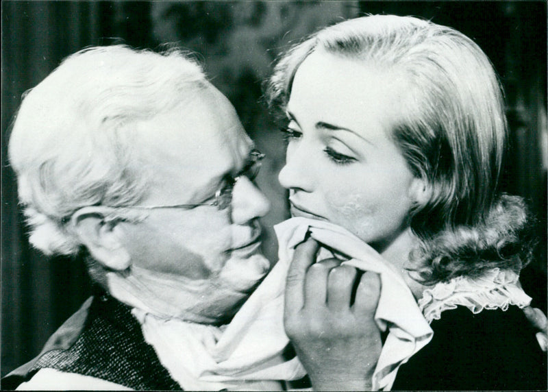 Charles Winninger and Carol Lombard - Nothing Sacred - Vintage Photograph