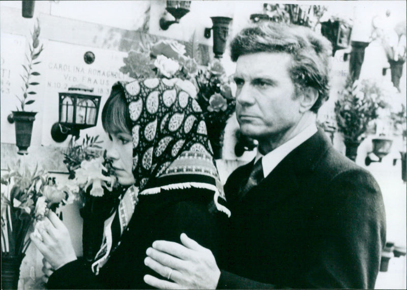Geneviève Bujold and Cliff Robertson - Obsession - Vintage Photograph